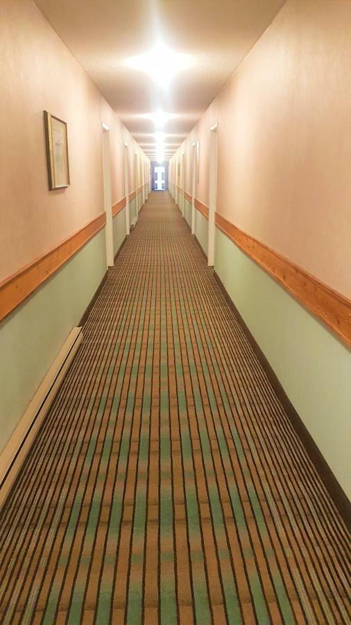 Agassiz Park Lodge - Under New Management McCreary Экстерьер фото